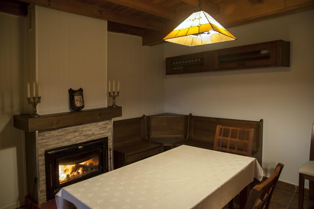 Casa Rural La Vereilla Barajas de Gredos ภายนอก รูปภาพ